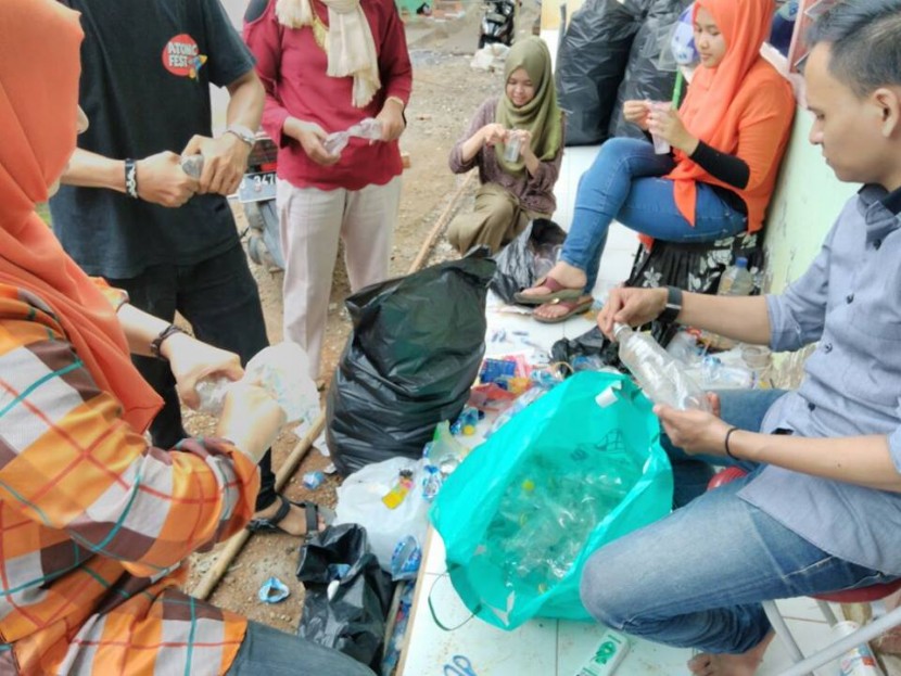 Komunitas Wabe Project Isi Akhir Pekan Dengan Lakukan Aksi Pilah Sampah