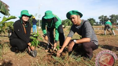 Forum Komunitas Hijau (FKH) Tanam 400 Bibit Pohon Peringati Hari Bumi