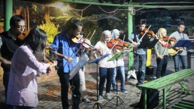 Komunitas Bekasi Symphony Orchestra Adakan Latihan Terbuka di Taman Alun-Alun Kota Bekasi