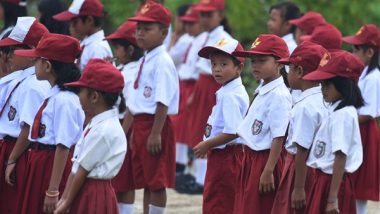 HARDIKNAS 2016: Komunitas Life For Edu Serahkan Bantuan Untuk 2 SD Di Jakarta