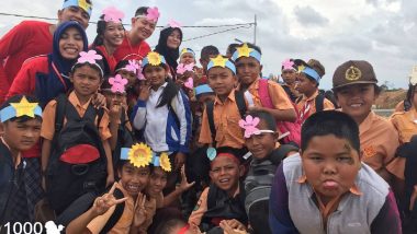 Komunitas 1000 Guru Medan; Bantu Anak-anak Pedalaman Sambil Jalan-Jalan