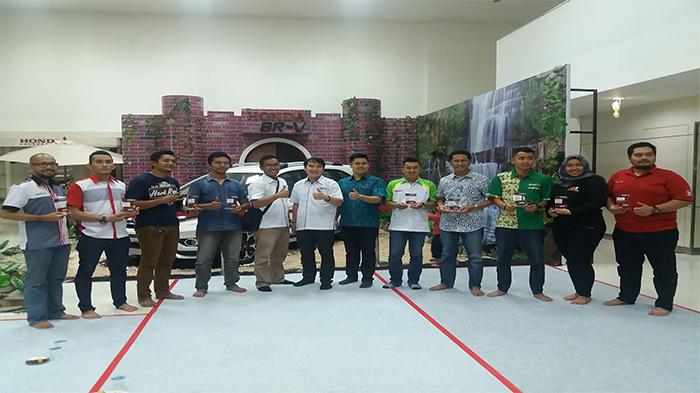 10 Komunitas Hadiri Buka Puasa Bersama Honda Automotive Indonesia Regional Riau