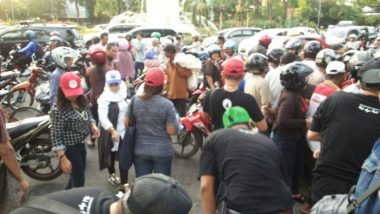 Ribuan warga Surabaya sambut antusias bagi takjil Komunitas RAR