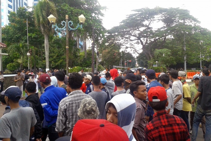 Komunitas Mandailing Perantauan Unjuk Rasa Tuntut Pemerintah Cabut izin PT SMGP