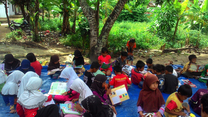 Kampung Baca; Kumpulkan Karya Tulis Anak Desa
