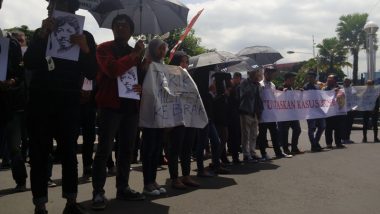 Puluhan Aktivis HAM Gelar Aksi Kamisan Perdana di Kota Kelahiran Munir