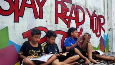 Rumah Baca Sangkrah (RBS): Berdayakan Masyarakat, Kenakalan Remaja Pun Turun