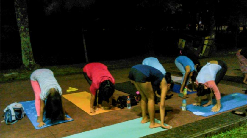 Yogamisbar; Yoga Gratis Setiap Hari Rabu di GBK Senayan
