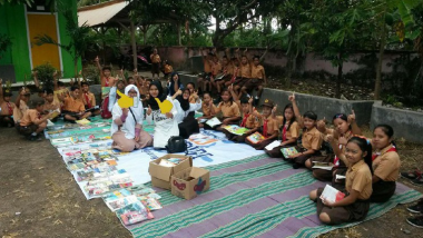 Aksi Komunitas Jempol Banyuwangi, Pulang Kampung Untuk Membangun Pendidikan