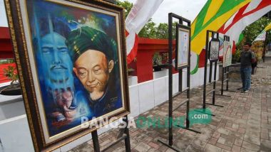 Peringati Hari Pahlawan, Komunitas Pecinta Lukis (KOPI) Jombang Pamerkan Karya di Taman Makam Pahlawan
