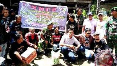 Komunitas Manakarra Motor CB (MMCB) Gelar Aksi Sosial Bersihkan “Kampung Banjir”