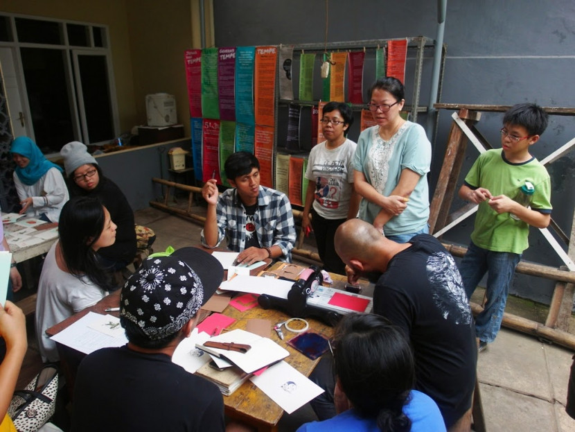 Tobucil ‘N Klabs; Tempat Berkumpulnya Orang-Orang Kreatif di Bandung