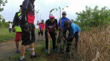 Izas Fun Bike Klub (IFBK) dan Akang 70 Lakukan Penghijauan dengan Aksi Tanam Pohon