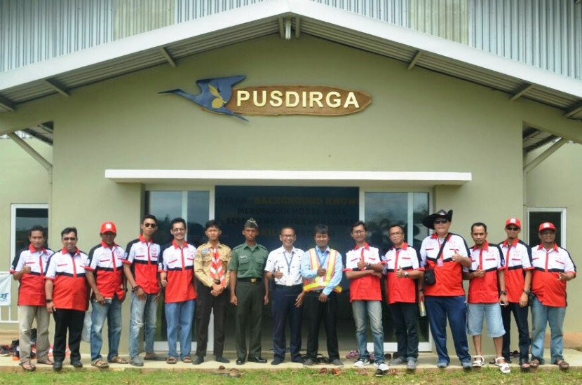 Komunitas Toyota Calya Indonesia Belajar Mengendarai Pesawat di Pusdirga Cibubur