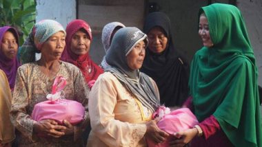 Komunitas Hijabers Gresik Sebar 2000 Jilbab untuk Kaum Dhuafa