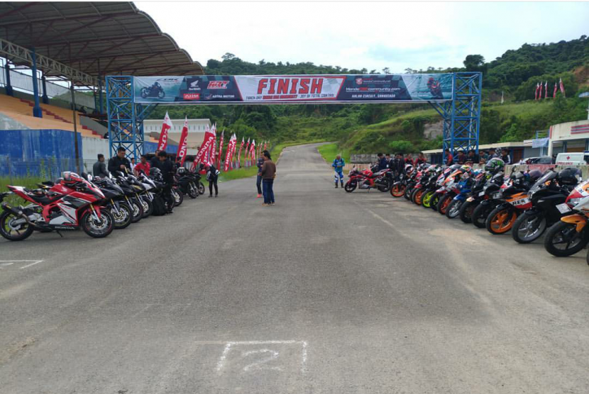 20 Komunitas Motor Honda Ramaikan Track Day di Kalan Samarinda
