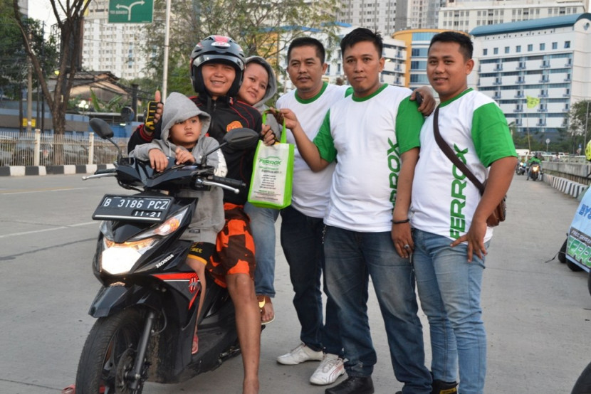 Komunitas Byson Jakarta Exploride Berbagi Takjil Selama Satu Minggu