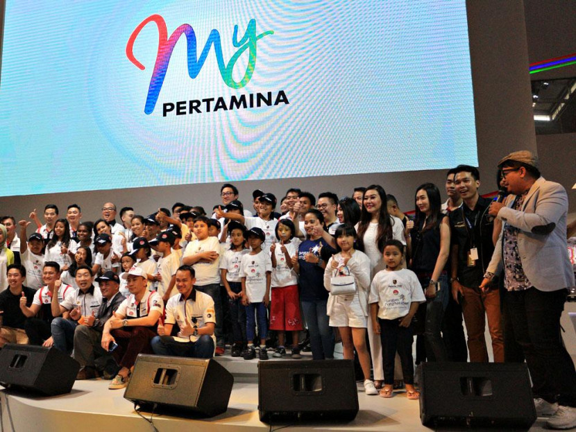 Porsche Club Indonesia (PCI) Ajak Anak-Anak Yayasan Tangan Pengharapan Kunjungi GIIAS 2017