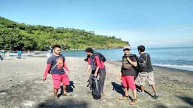 GenPI Lombok Sumbawa & Puluhan Anggota Komunitas Lakukan Aksi Clean Up di Pantai
