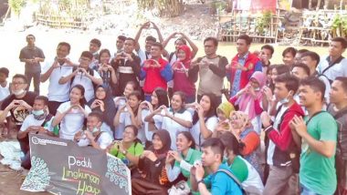 Komunitas Roda Hijau Gelar ‘Aksi Bersih Medan’ Di Bantaran Sungai Deli