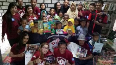 Tingkatkan Minat Baca, Pejuang Sosial Community Karanganyar Donasikan Ratusan Buku