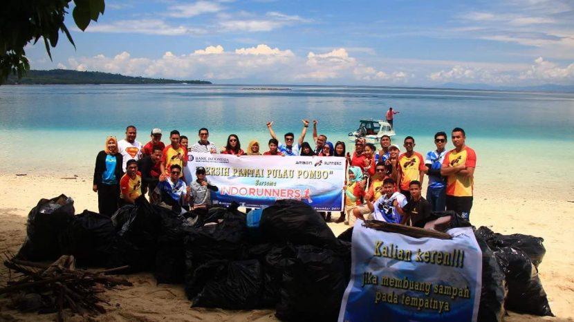 Indorunners Ambon Lakukan Aksi Bersih Di Lokasi Wisata Pulau Pombo Maluku Tengah