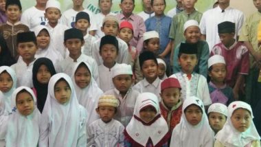 Komunitas Tangan Di Atas Berikan Santunan Untuk Yayasan Cahaya Pelangi Indonesia (YCPI)