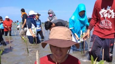Lintas Komunitas Banda Aceh Lakukan Penanaman 1000 Mangrove di Pantai Gampong Alue Naga
