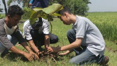 Kolaborasi KOPHI Jawa Barat & Keluarga Mahasiswa Pelajar Karawang Untuk Pelestarian Bumi