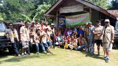Pererat Silaturahmi, Komunitas Jeep Berbagi Santunan Untuk Yatim dan Jompo