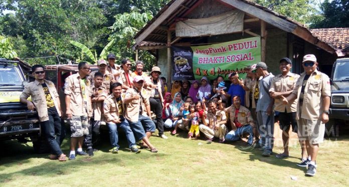Pererat Silaturahmi, Komunitas Jeep Berbagi Santunan Untuk Yatim dan Jompo
