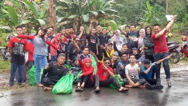 Komunitas Peduli Sungai (KPS) Wija To Luwu Lakukan Aksi Bersih Sungai Latuppa