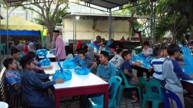 Puluhan Anak Yatim Ramaikan Acara Buka Puasa Komunitas 87 Solong