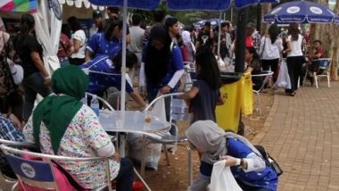 Indorelawan Bersihkan Sampah Selama Asian Games 2018