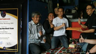 Festival Film Bandung Berikan Penghargaan Kepada Komunitas Kampung Film Black Team