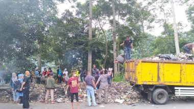 Berlibur ala Komunitas di Bandung Barat, Jaring 6 Ton Sampah dari Curug Cimahi
