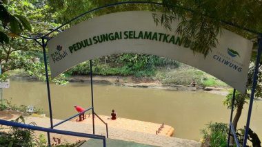 Komunitas Lingkungan dan Pelajar Peringati Hari Air Sedunia di Sungai Ciliwung