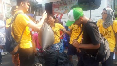 Edukasi Sampah Ala Komunitas “Trash Hero” di Bundaran HI