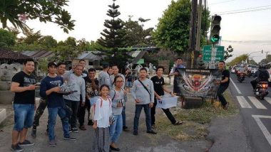 Komunitas Tiger Rider Brotherhood Bali Bagi-bagi Takjil Gratis di Denpasar