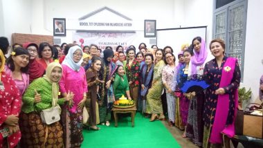 Komunitas Perempuan Berkebaya: Kebaya Milik Indonesia
