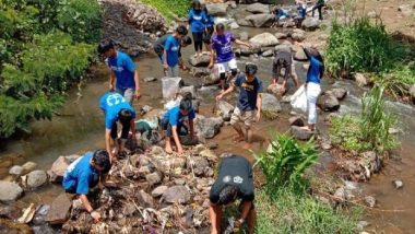 Cegah Banjir, Komunitas dan Suporter Bola Bersihkan Sungai di Ciamis