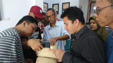 Komunitas Pemandu Wisata Muda Aceh Kunjungi Rumah Kolektor Manuskrip Aceh Cek Midi