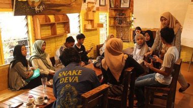 Komunitas Lingkaran Literasi Gelar Diskusi Mengenal Dasar Jurnalistik di Kopi Kalimerto Malang